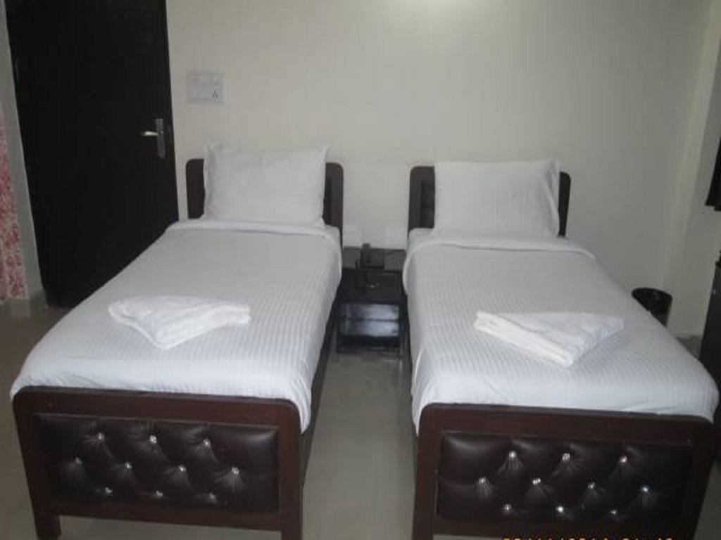 Charanpahari Hotel New Delhi Eksteriør bilde