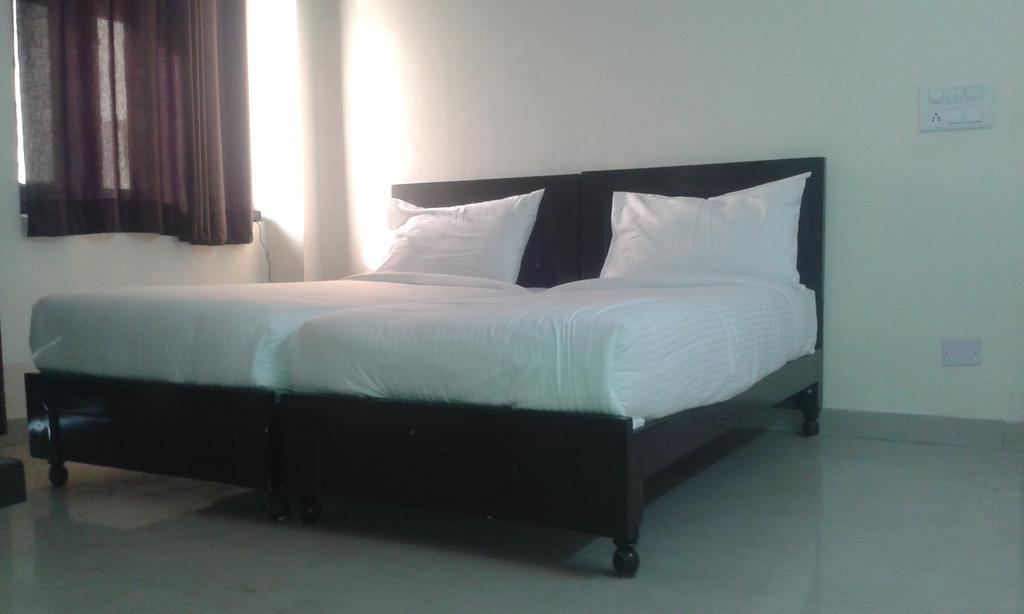 Charanpahari Hotel New Delhi Rom bilde