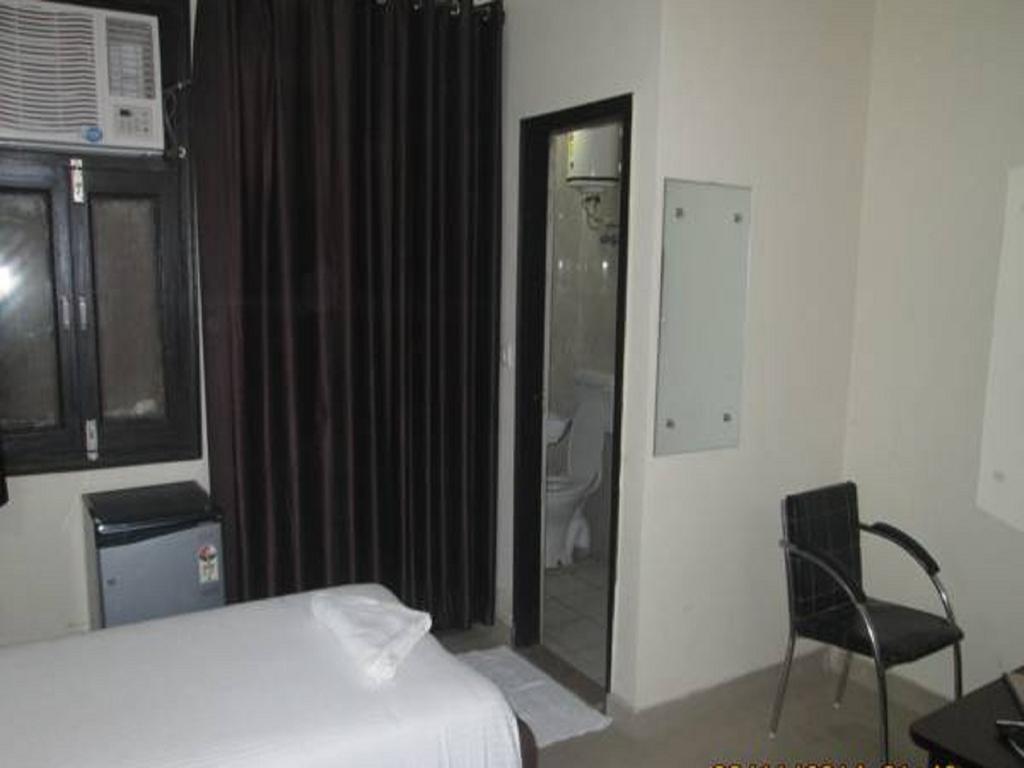 Charanpahari Hotel New Delhi Eksteriør bilde