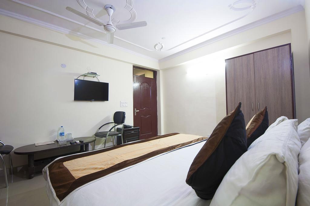 Charanpahari Hotel New Delhi Eksteriør bilde