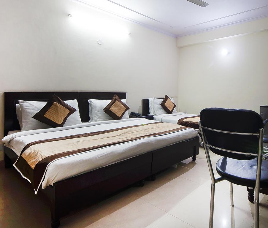 Charanpahari Hotel New Delhi Eksteriør bilde