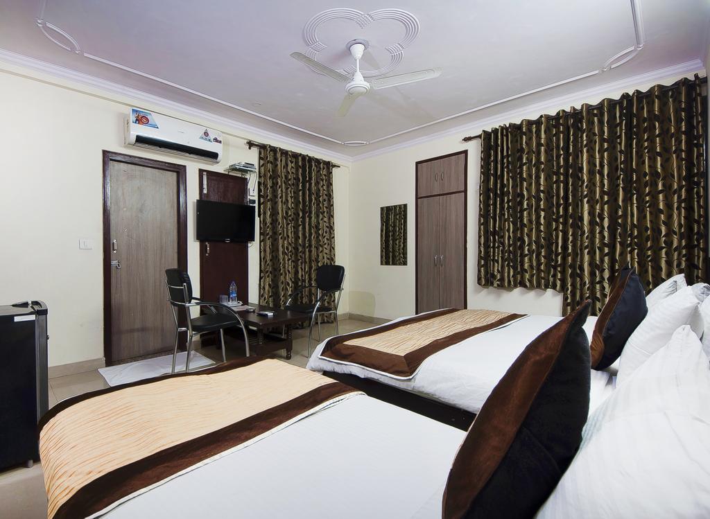 Charanpahari Hotel New Delhi Eksteriør bilde