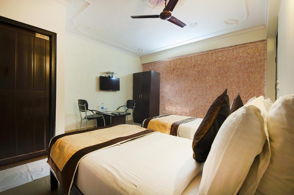 Charanpahari Hotel New Delhi Eksteriør bilde