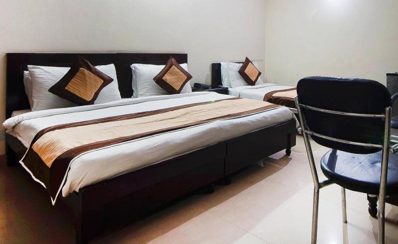 Charanpahari Hotel New Delhi Eksteriør bilde