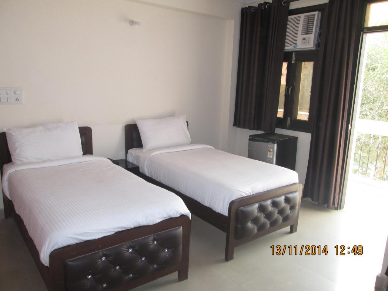 Charanpahari Hotel New Delhi Eksteriør bilde