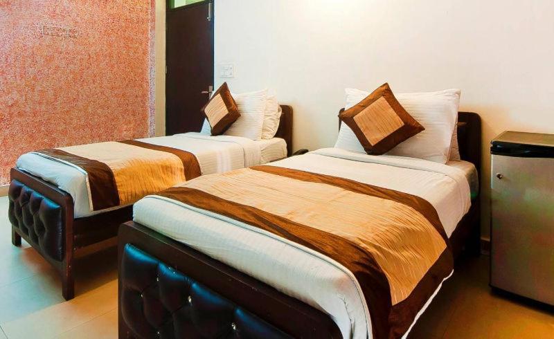 Charanpahari Hotel New Delhi Eksteriør bilde